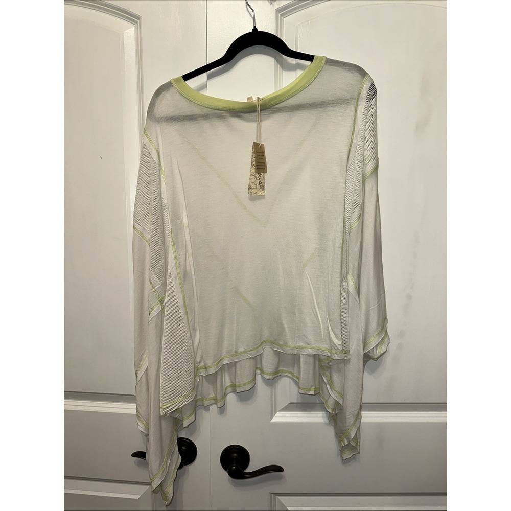 Mystree NWT White And Neon Green Accent Oversized Pullover Top‎